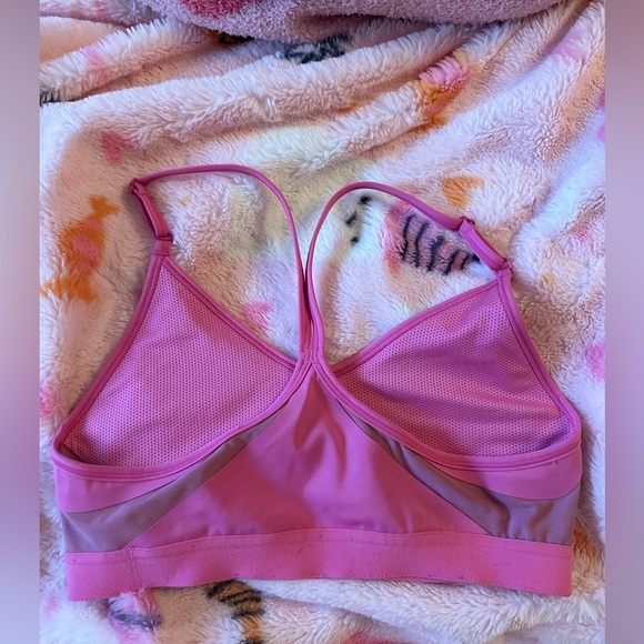 NWOT NIKE SPORTS BRA - Picture 2 of 4